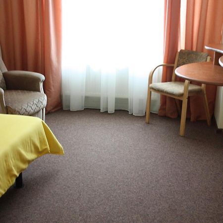 Hotel Madona Bilik gambar