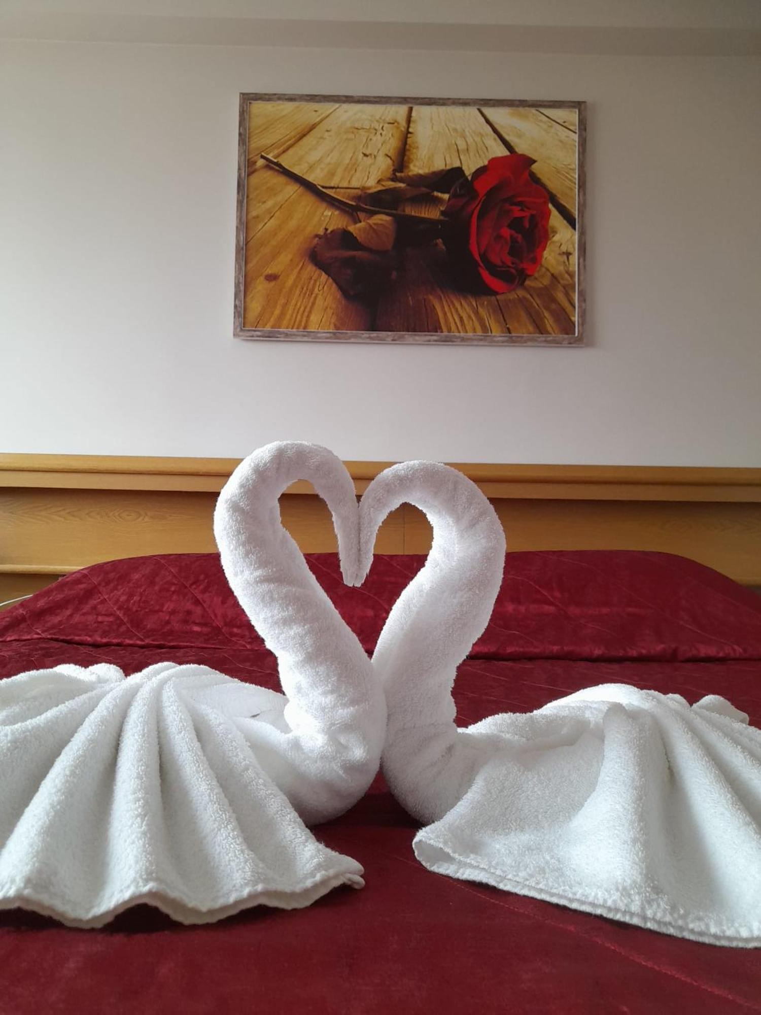 Hotel Madona Luaran gambar
