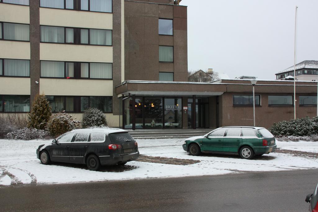 Hotel Madona Luaran gambar