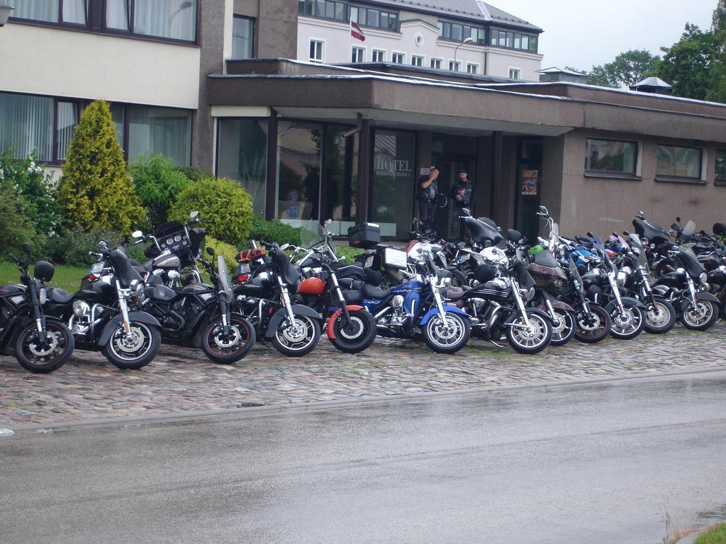 Hotel Madona Luaran gambar