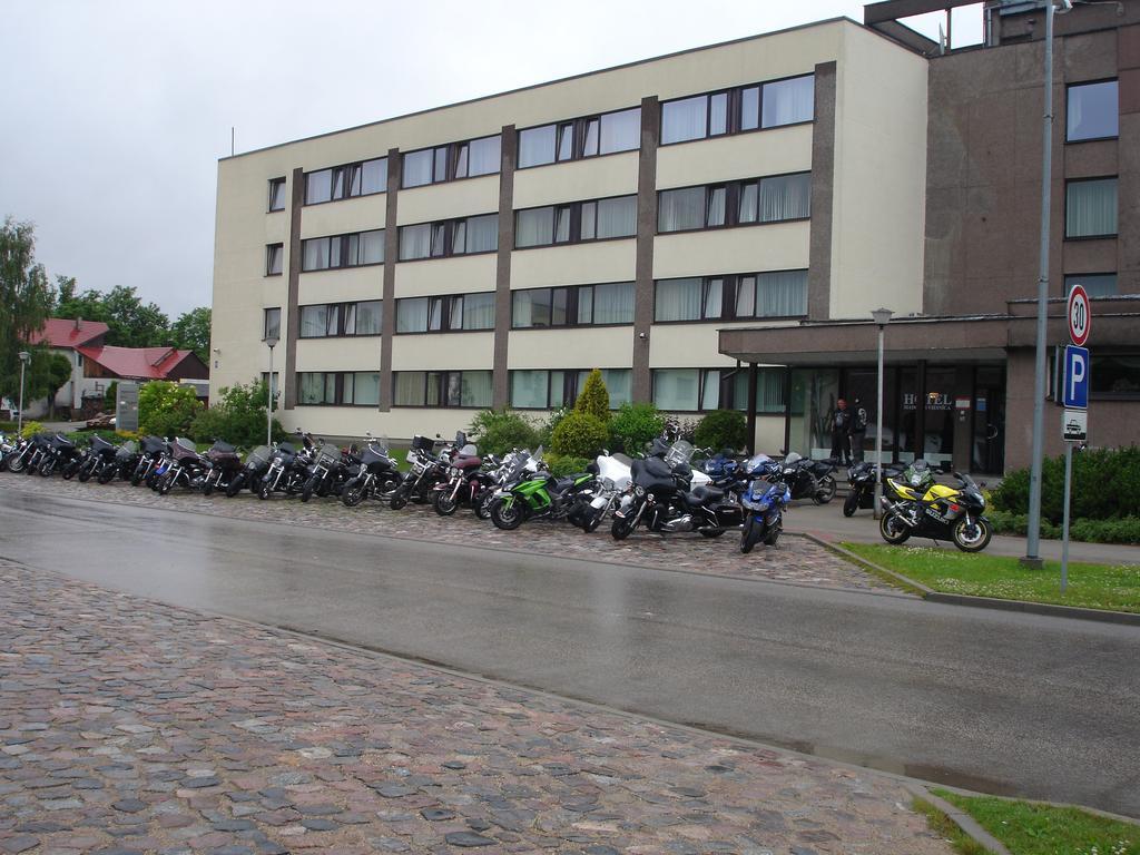 Hotel Madona Luaran gambar