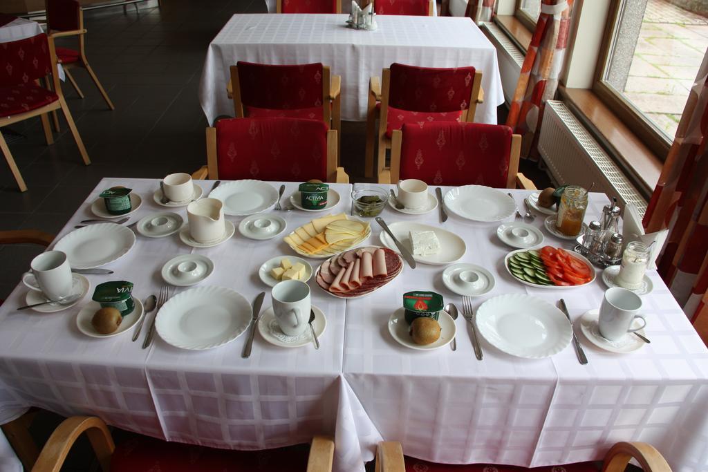 Hotel Madona Luaran gambar