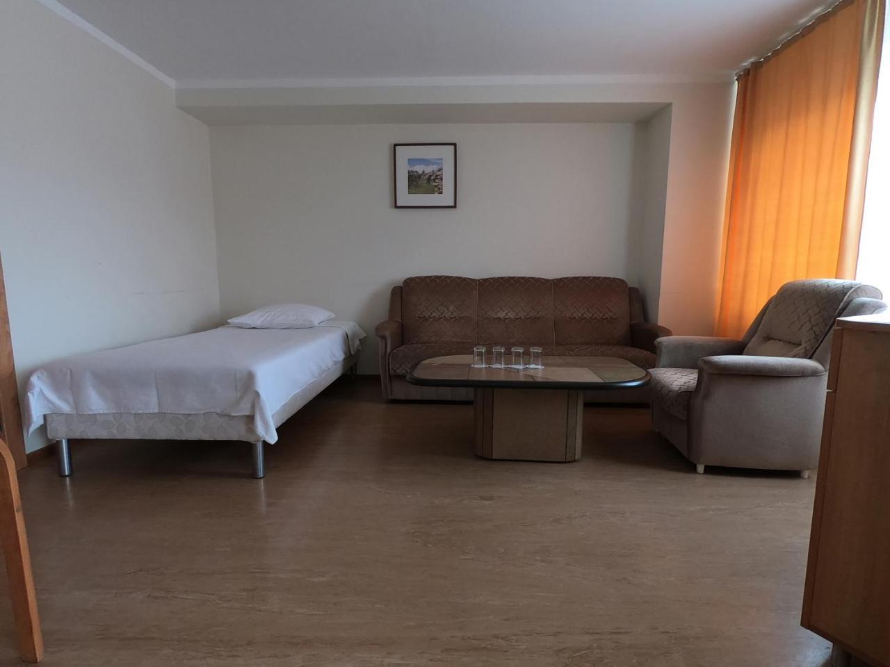 Hotel Madona Luaran gambar