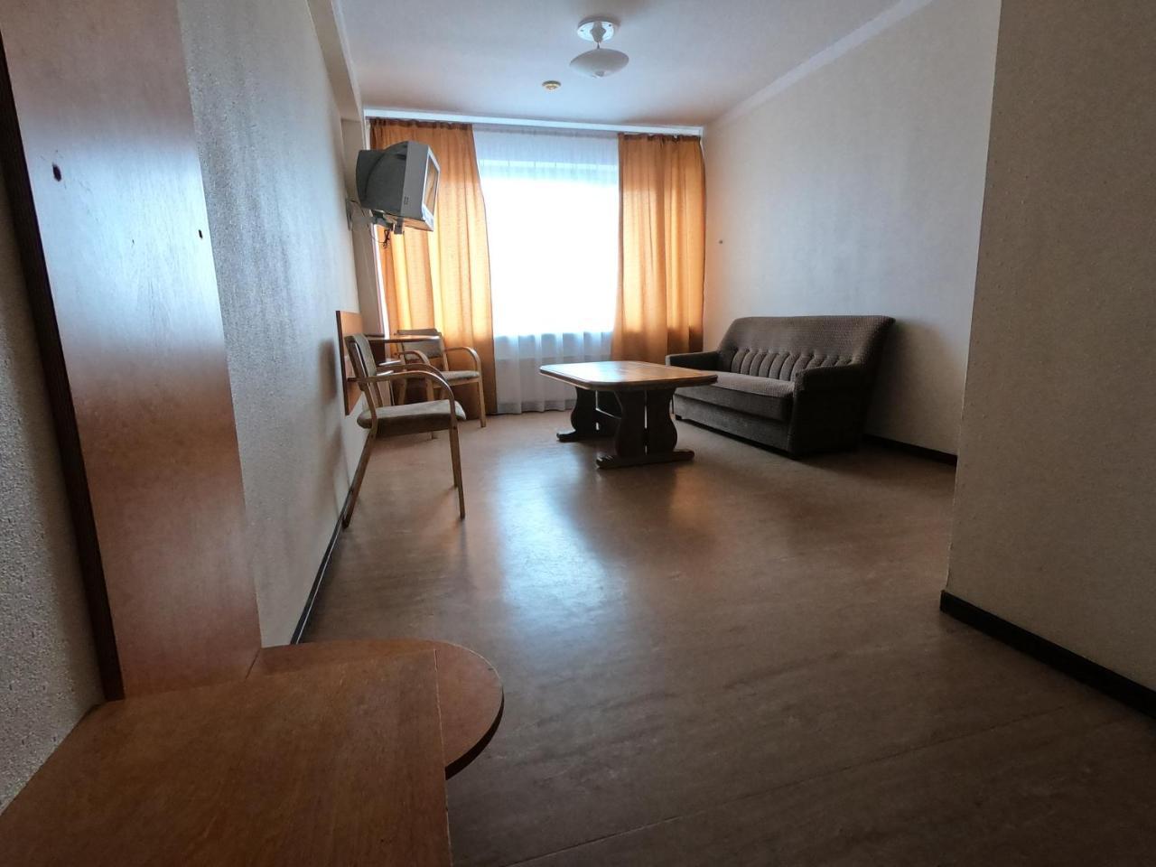Hotel Madona Luaran gambar