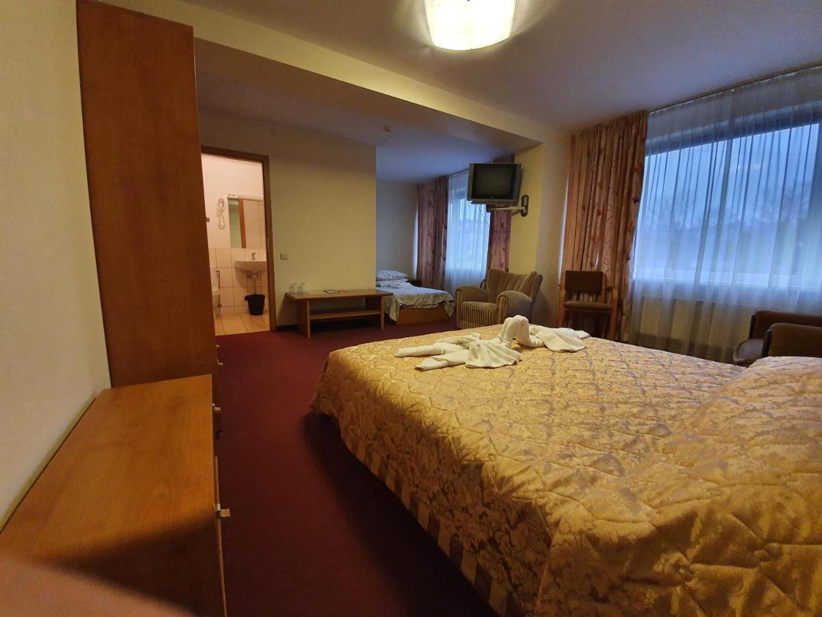 Hotel Madona Luaran gambar